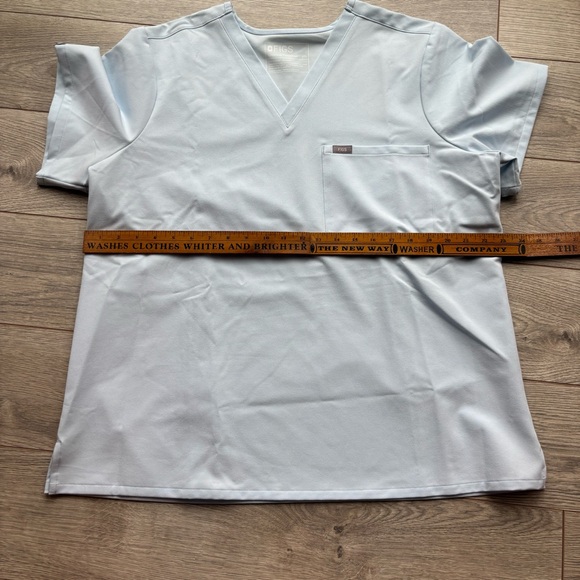 Figs Light Blue Scrub Set with Neon Accents, Technical Collection XXL - Picture 8 of 12